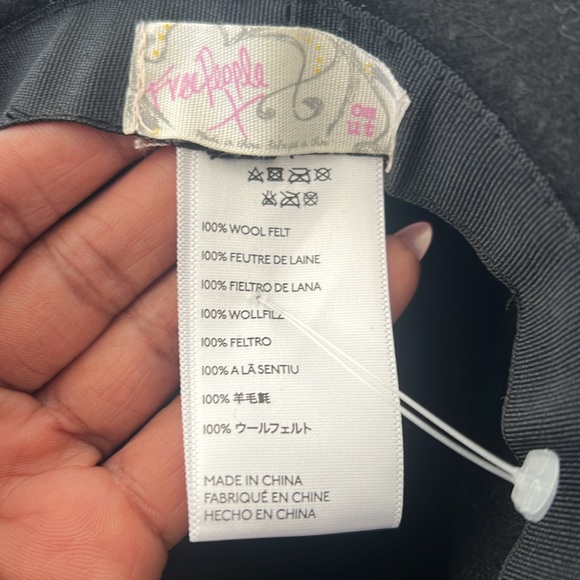 Free People Clipperton Black 100% Wool New With tags One Size Fits Most Top Hat - Picture 2 of 2